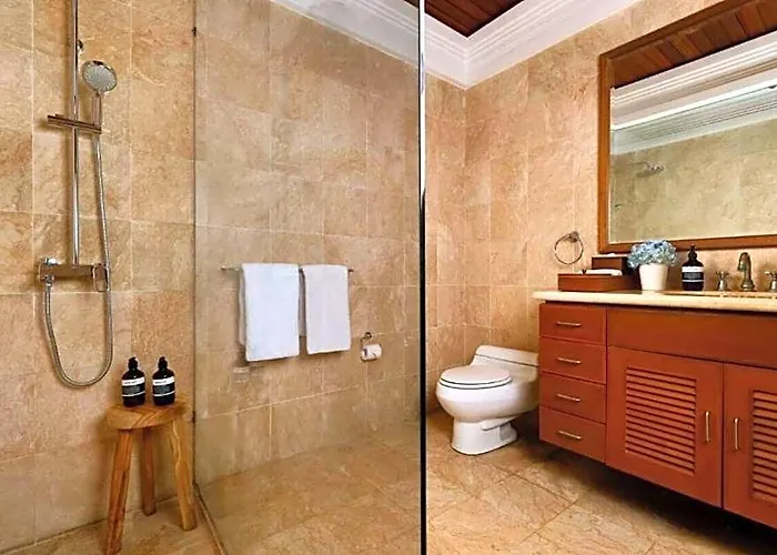 Villa Kamaniya 3 Bedroom Private Pool Zn53