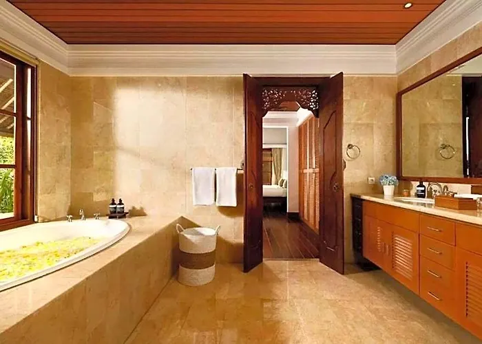 Villa Kamaniya 3 Bedroom Private Pool Zn53